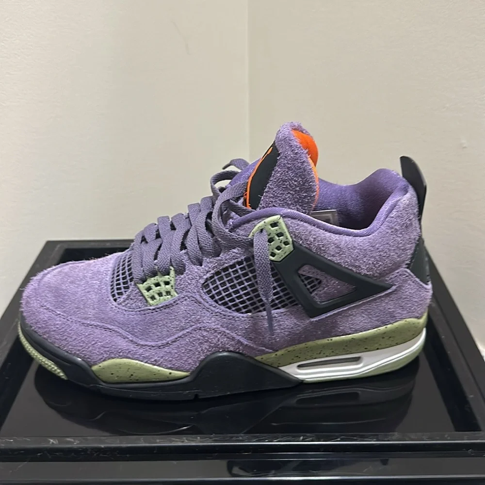 Jordan 4 retro ( canyon purple ) size 11 US men - Picture 4 of 9
